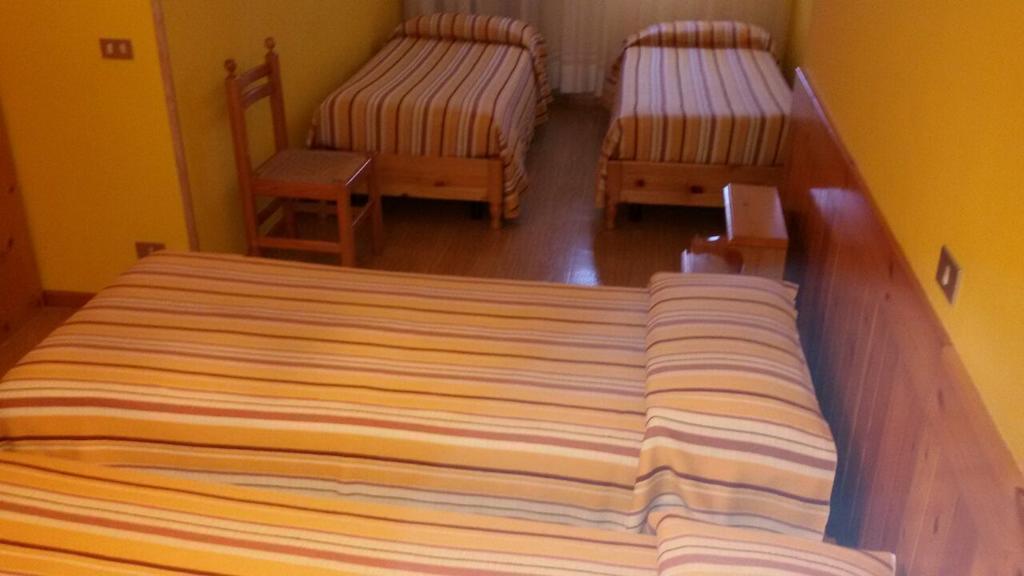 Albergo Trieste Tambre dʼAlpago Kamer foto