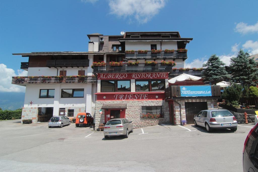 Albergo Trieste Tambre dʼAlpago Buitenkant foto