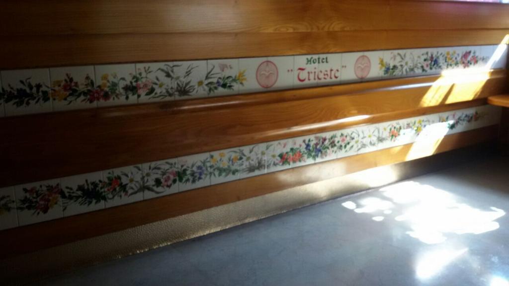 Albergo Trieste Tambre dʼAlpago Kamer foto