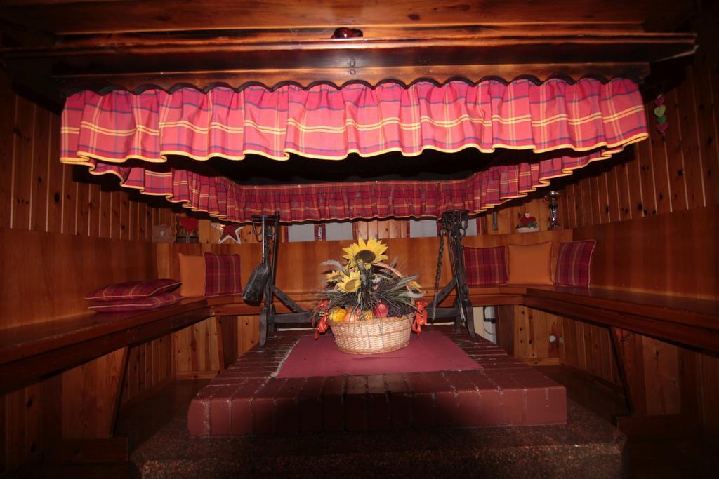 Albergo Trieste Tambre dʼAlpago Buitenkant foto