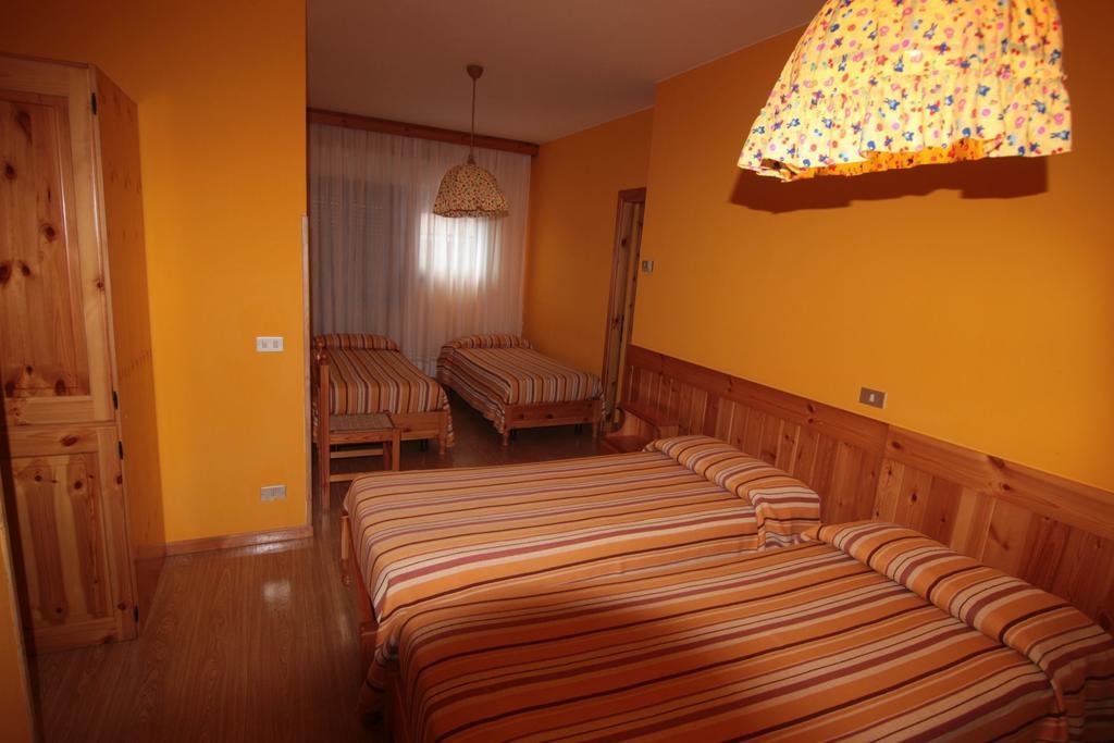 Albergo Trieste Tambre dʼAlpago Kamer foto