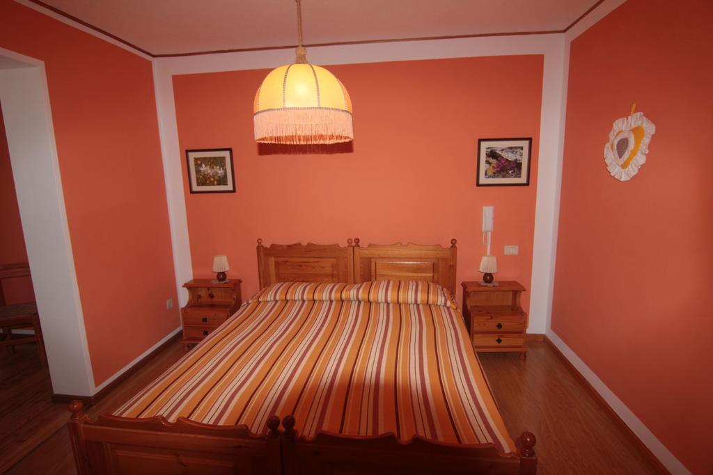 Albergo Trieste Tambre dʼAlpago Kamer foto